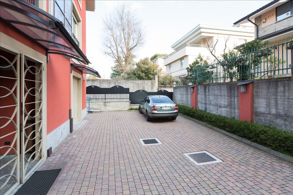 Residenza Villa Regina モンツァ エクステリア 写真
