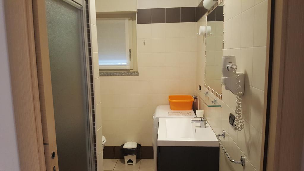 Residenza Villa Regina モンツァ エクステリア 写真