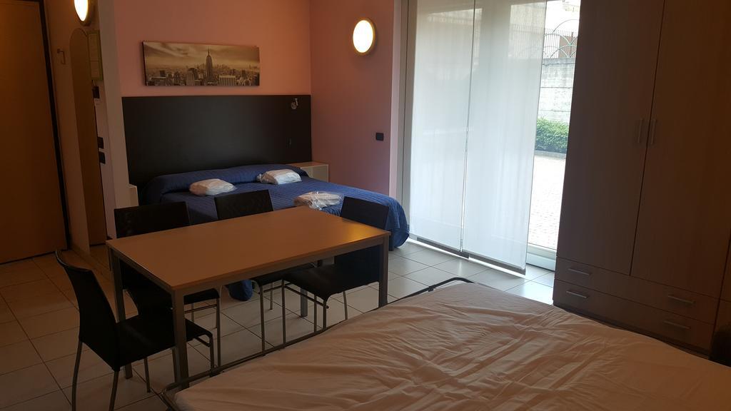 Residenza Villa Regina モンツァ エクステリア 写真