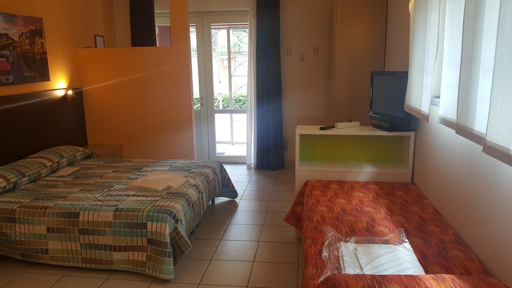 Residenza Villa Regina モンツァ エクステリア 写真