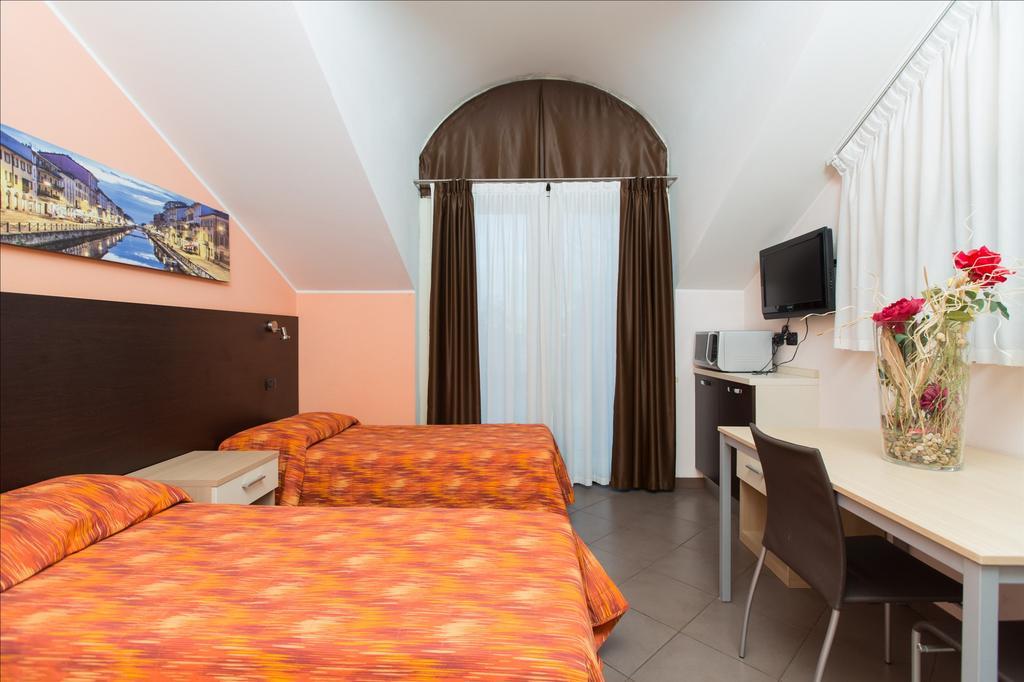 Residenza Villa Regina モンツァ エクステリア 写真