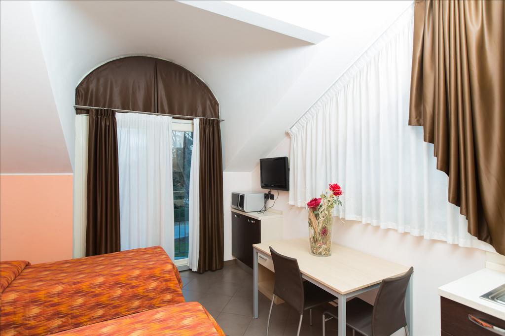 Residenza Villa Regina モンツァ エクステリア 写真